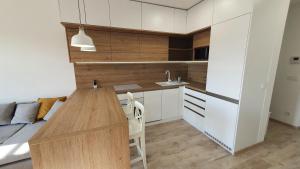 Stylish apartment near Old Town with AC and parking