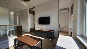 Stylish apartment near Old Town with AC and parking