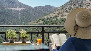 Stunning Mountain View - Authentic Cretan Village