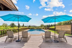 Vermont Retreat with private pool and tennis court