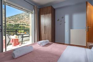 Stunning Mountain View - Authentic Cretan Village