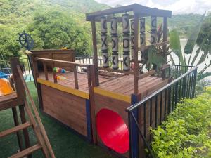 Santa Elena Lake House