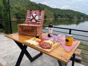 Santa Elena Lake House