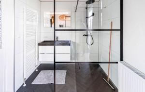 Gorgeous Home In Vinkeveen With Sauna