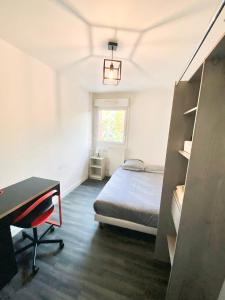 Sejours chez l'habitant Chambre PRIVEE dans appartement PARTAGE - Cenon - Tram A - WIFI - Ref ME1 : photos des chambres