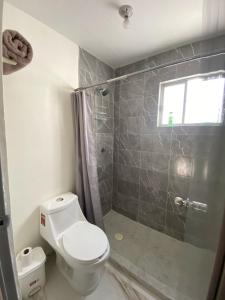 Casa entera gran ubicación, aeropuerto ver