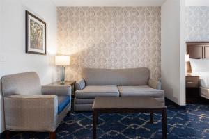 King Suite with Kitchen- Non-Smoking room in Best Western Plus New Richmond Inn & Suites