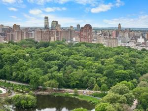 NYC 5th ave Central Park penthouse balcony 3bedroom oasis