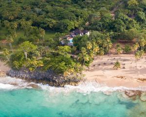 Lives off Colorada Beach