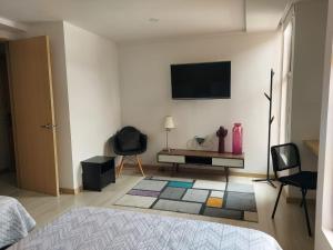 Medellin- La 70, close to everything, Laureles retreat