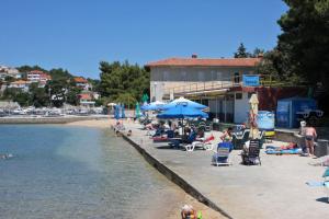 Family-friendly apartments with swimming pool Palit, Rab - 16330 