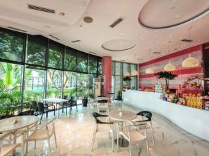 400MBPS! 3Beds 1217 Azure Urban Beach Spa Mall Resto
