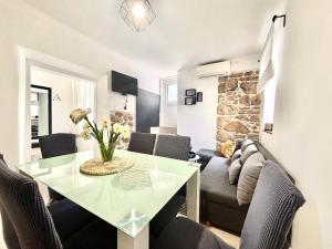 Apartments by the sea Tkon, Pasman - 24211