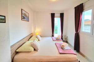 Apartments by the sea Trogir - 24405