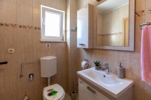 Holiday house with a parking space Slatine, Ciovo - 24437