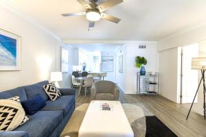 Boca Waterfront with Pool, Gym, Parking and Short Walk to the Beach