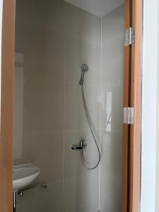 Kostaycation Front Of Kampus Esa Unggul Tangerang