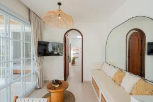 NEW! Villa Troy - 1BR Villa in Kerobokan - Ubytování bez kategorie ve městě Kerobokan