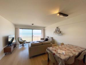 Apartment in Nieuwpoort with Stunning Sea Views