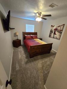 Luxurious Tomball Getaway