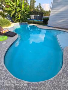 Luxurious Tomball Getaway