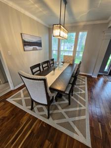Luxurious Tomball Getaway