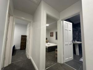 ContractorsGroupsSpaciousDiscountsWIFIParking