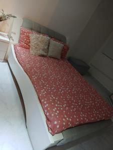 Habitación amueblada