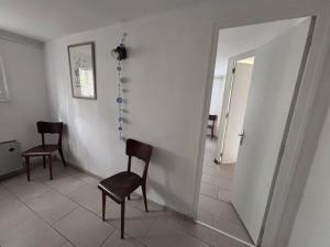 Maisons de vacances Maison renovee 3 chambres pres de l-ocean avec jardin ferme et WiFi - FR-1-194-290 : photos des chambres