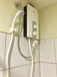 Ronzels Place- Studio unit at Horizons 101 Condominium