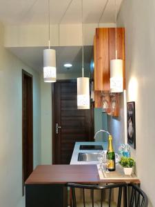 Ronzels Place- Studio unit at Horizons 101 Condominium