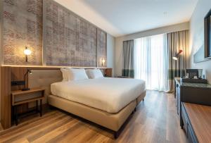 Deluxe Twin Room with Balcony