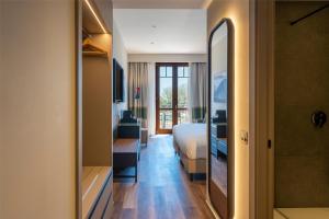 Deluxe Twin Room with Sofa Bed and Balcony