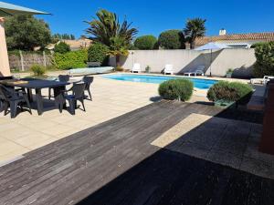 Maison charmante pour 6 personnes, résidence calme avec piscine privée - FR-1-323-578