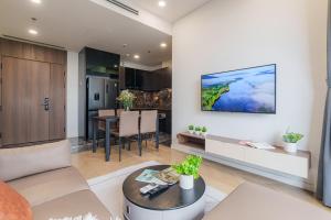 2 Bedroom River View Lumiere Riverside