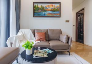 2 Bedroom River View Lumiere Riverside