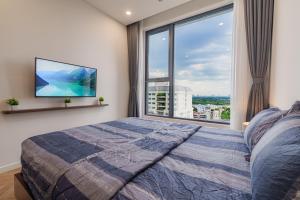 2 Bedroom River View Lumiere Riverside