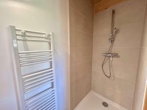 Appartement 3 Pièces, 4-6 Couchages, Vue Montagne, Parking Privé - FR-1-597-192