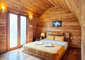 Catba Backpackers - Sea Vibe Pool Bar & Bungalow