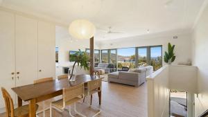 Killcare Beach View by HolidayCo