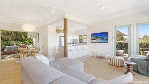 Killcare Beach View by HolidayCo