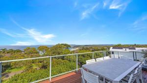 Headlands at Killcare by HolidayCo