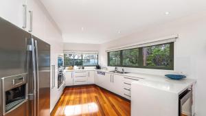 Headlands at Killcare by HolidayCo