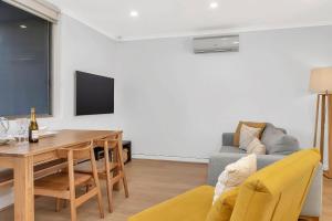 Somerton Sands - Coastal Living by Glenelg South