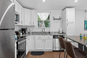 Experience the Unique Re-Nu Shipping Container #3