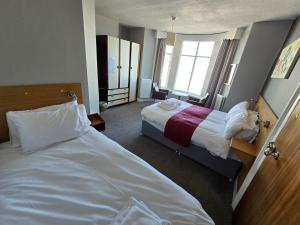 Family Room with Sea View room in Boston Hotel