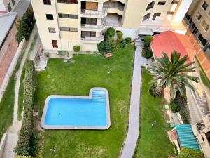 Departamento soleado con piscina