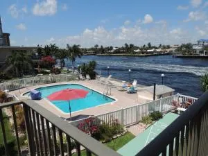 Aqua Mar Condos - Pompano Beach