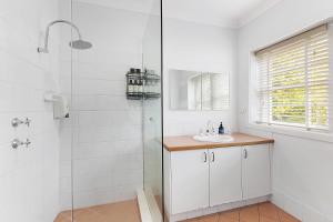 Barnhill Beach House - by Coast Hosting