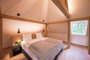 Gutshotel Menterschwaige - Heritage Boutique Hotel with Timless Elegance